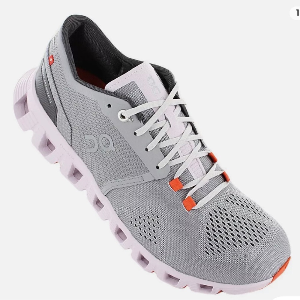 On Women’s X sneakers size 8